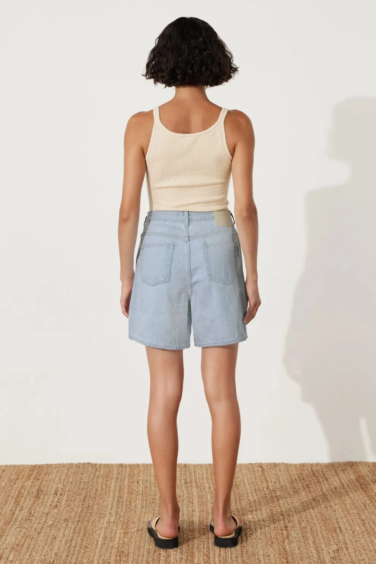 LIGHT WASH RECYCLED COTTON WALK SHORT