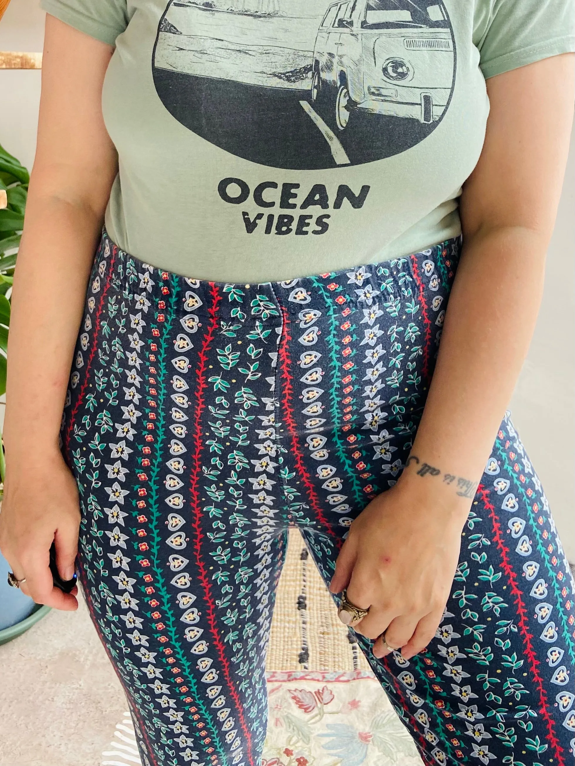 VINTAGE 90’s Provençal High Waisted Leggings - M